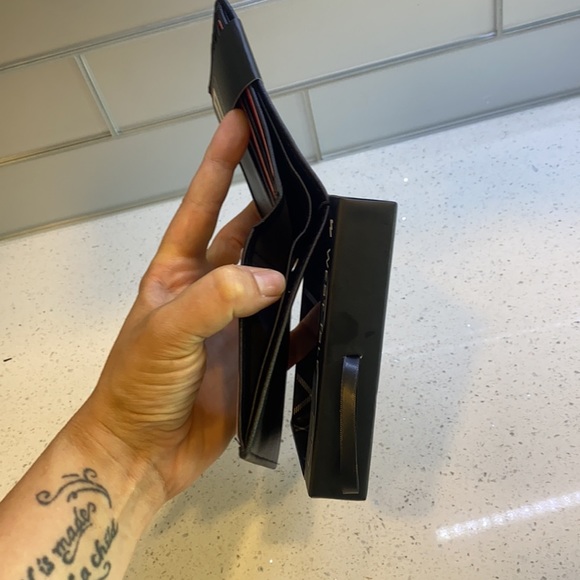 West Isle RFID Protection black leather wallet - Picture 5 of 7